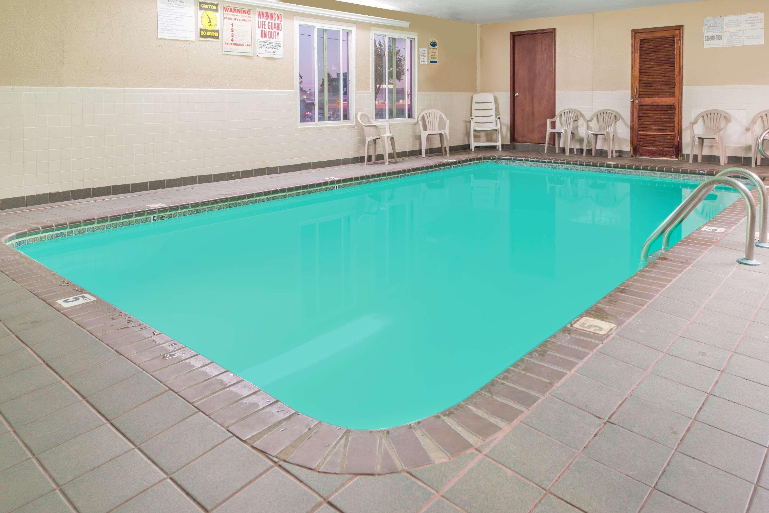 Super 8 By Wyndham O'Fallon Mo/St. Louis Area Ngoại thất bức ảnh