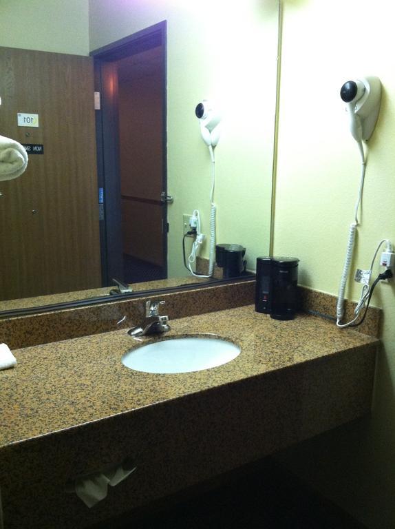 Super 8 By Wyndham O'Fallon Mo/St. Louis Area Phòng bức ảnh